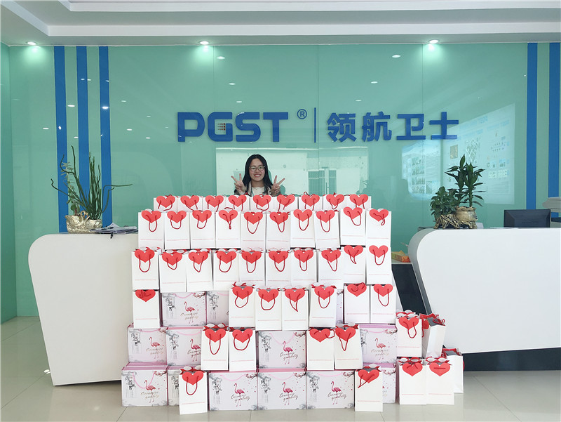 三八妇女节，J9直营集团集团为全体女员工发放温馨福利(图2)