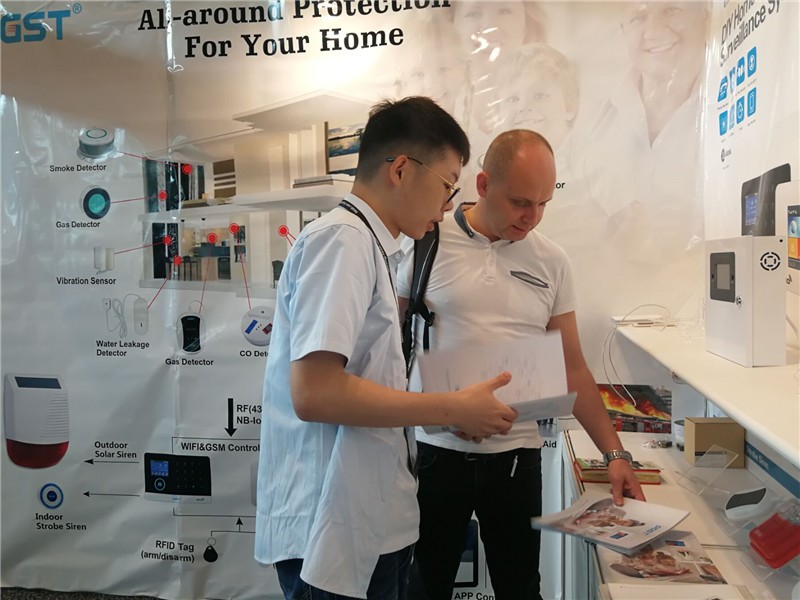  香港春季电子产品展圆满落幕，PGSTJ9直营集团集团大放异彩